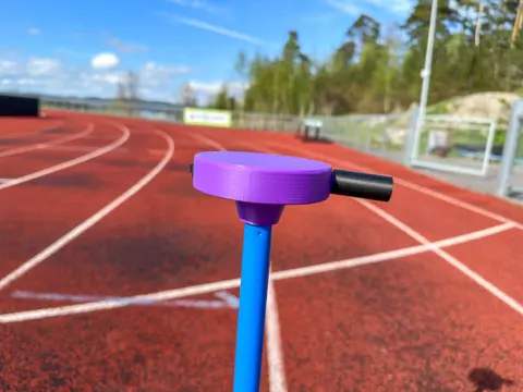 Sender som kontinuerlig sender IR-lys til mottaker